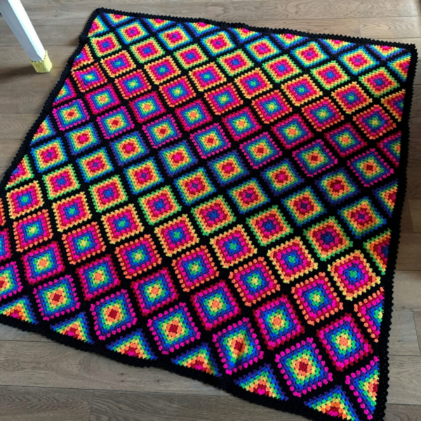 Schuine Granny Square Deken